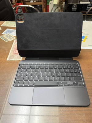 Apple Magic Keyboard iPad Air 13" M3 like new