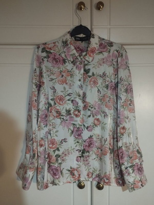 Zara floral shirt like new, size M, pink and green