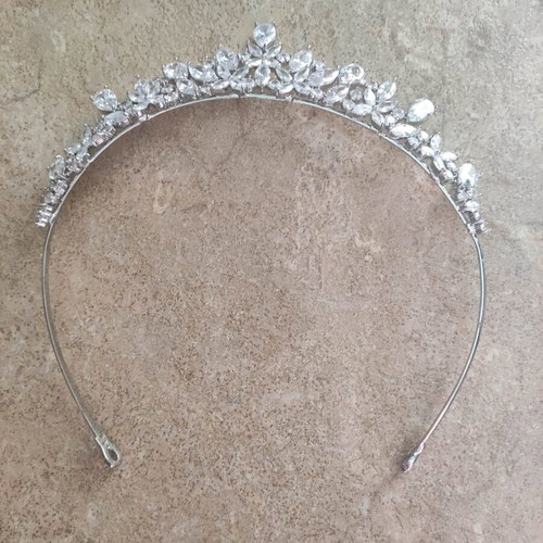 Bridal tiara like new with gemstones