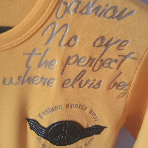 Yellow men's short-sleeve t-shirt with gold lettering, new