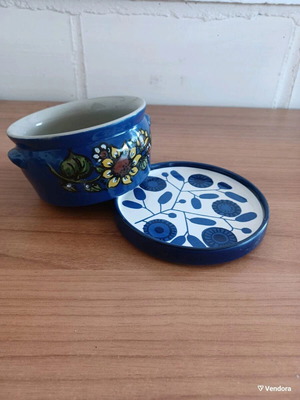 Ceramic bowl blue with painted sunflowers and Melitta base like new