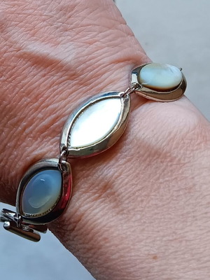 Bracelet new from precious material, 19 cm length, silver