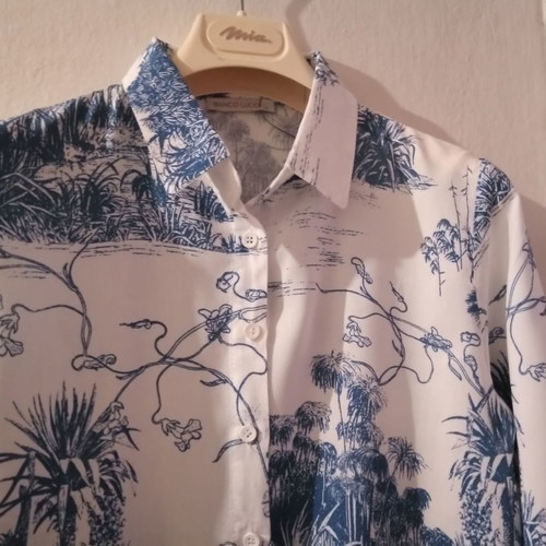 Bianco Lucci women's shirt new, small, vintage shades