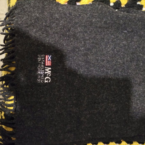 McGregor scarf like new