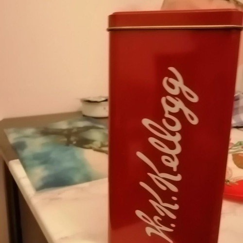 Kelloggs metal box new, 20 cm height and 13 cm width