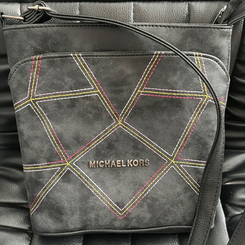 Michael Kors shoulder bag like new, black with gray shade