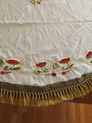 Handmade old tablecloth used, diameter 150