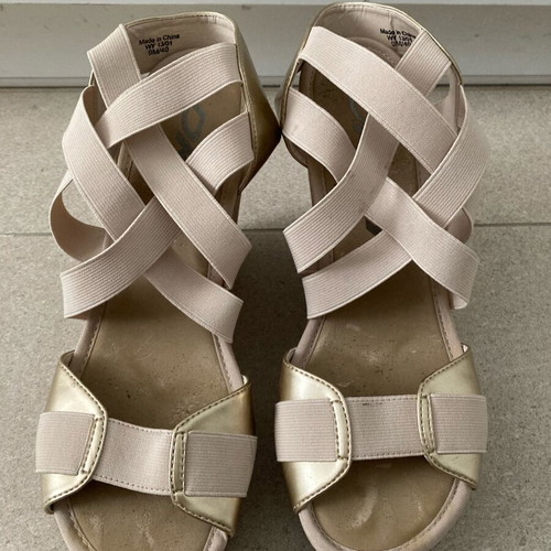 DKNY platform sandals like new, beige, size 40