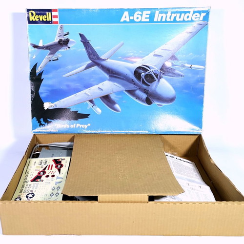 Revell A-6E Intruder Model Kit 1:48 scale like new