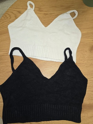 Crop tops like new, one size, black and white, soft knit