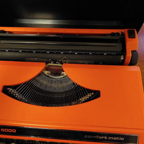 Rover 5000 Comfort Matic typewriter, Greek layout
