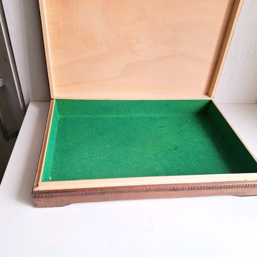 Wooden box like new with inlays and traditional Bulgarian motifs