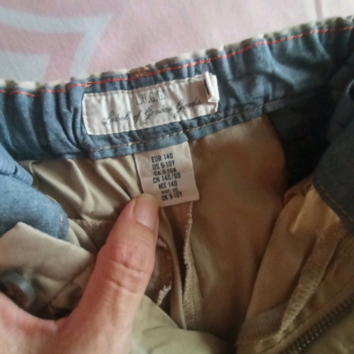 Beige boys' bermuda shorts like new for 9-10 years