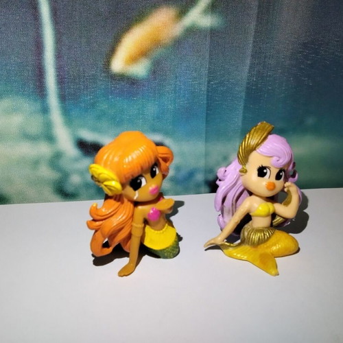 Fizz 'n' Surprise Mermaids figures used, set of 2 by Moose Toys