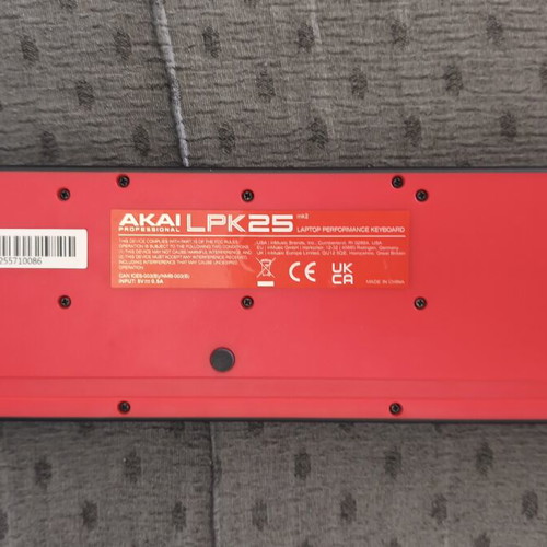 Akai LPK-25-MK2 midi keyboard like new