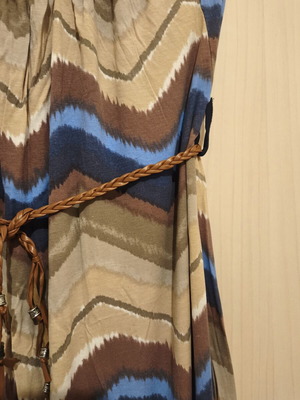 Strapless dress like new with thin belt, blue and brown