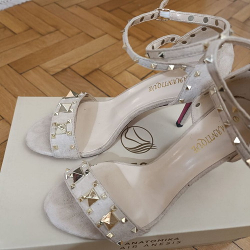 Women's sandals new, size 37, beige
