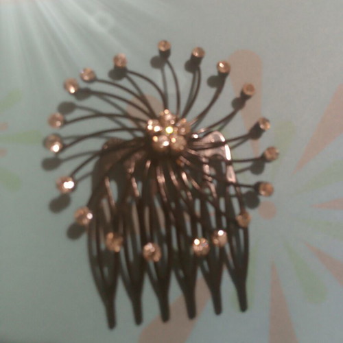 Hair comb with rhinestones and decorative design
