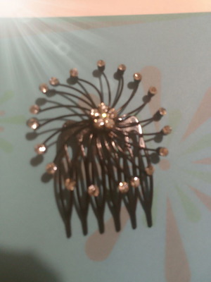 Hair comb with rhinestones and decorative design