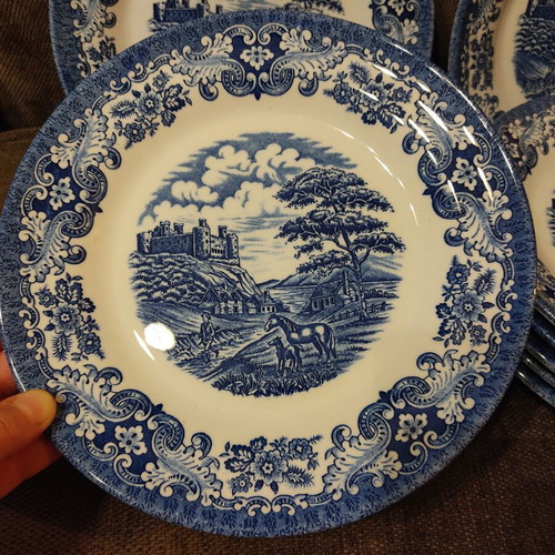 Vintage Arnik English Plates Set of 12 used, countryside design