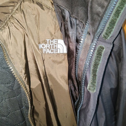 The North Face 3 in 1 Hyvent jacket size Large like new, brown