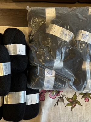 Pirotex Emina yarn new, pack of 20 black wool acrylic