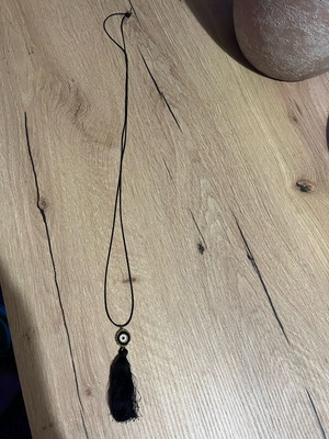Long necklace with tassel new, black
