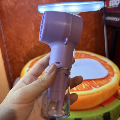 Mini USB Water Mist Fan like new, portable and rechargeable