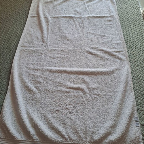 Cotton white women's bath towel like new, 132x76.5 cm