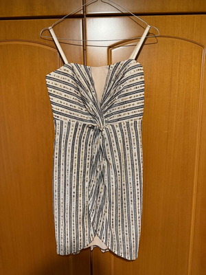 Mini cocktail dress Lynne like new, beige with sequins