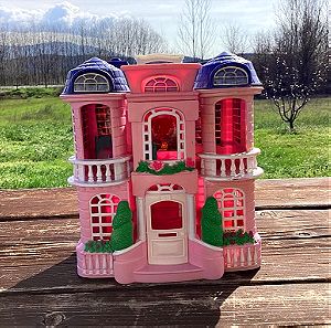 Vintage Fisher price townhouse 2001
