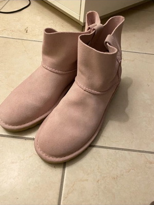 Ugg Australia boots pink like new without fur