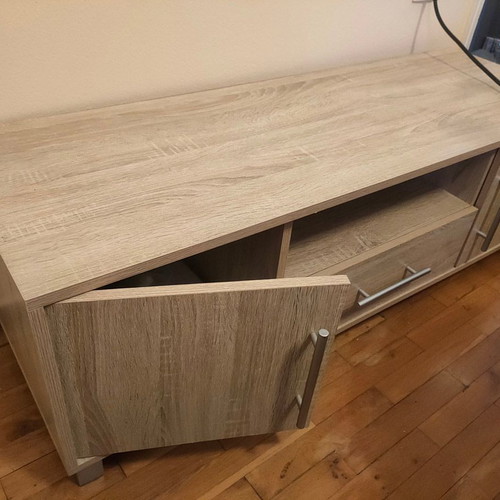 Coffee table and TV stand like new, melamine wood design