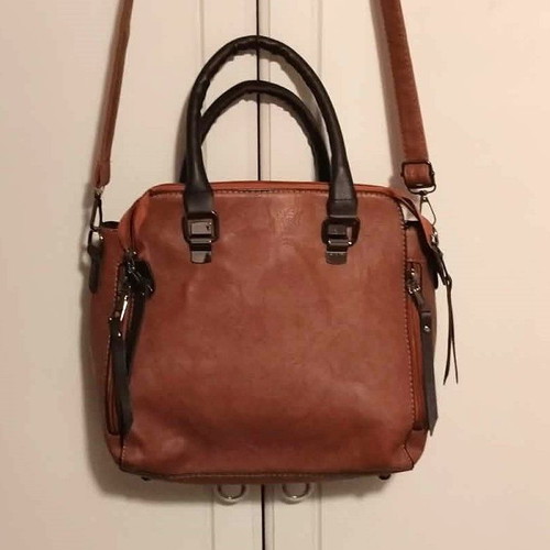 Medium bag like new, brown-red with multiple compartments