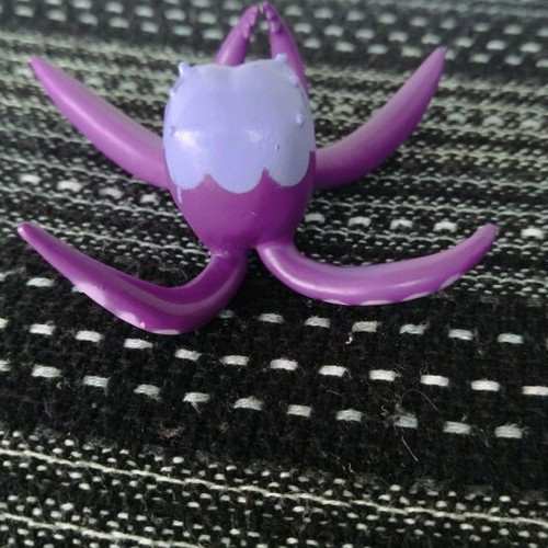 Kraken figure like new from Invizimals by IMC Toys