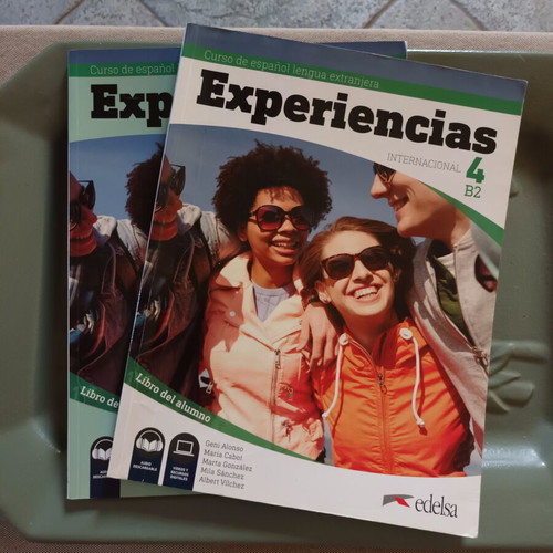 Experiencias Spanish B2 Language Learning Books like new
