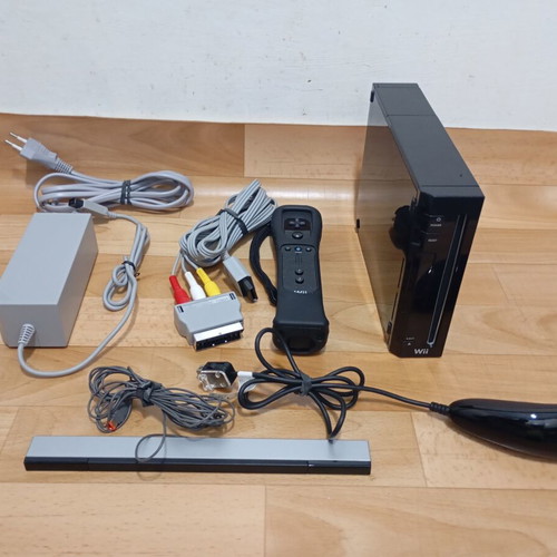 Wii console with controller used, good working condition