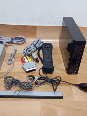 Wii console with controller used, good working condition