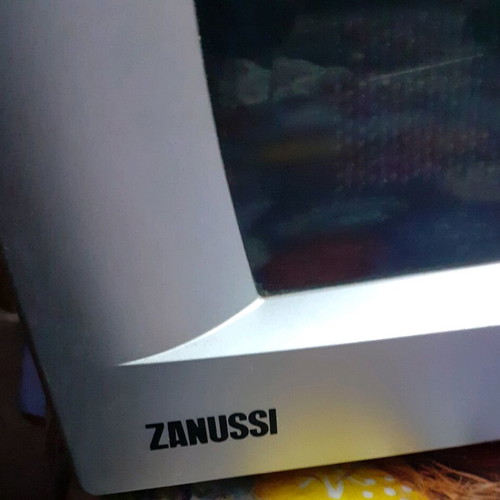 Zanussi microwave oven