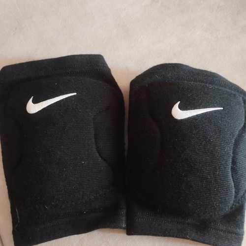 Nike Streak N.VP.07-001 volleyball knee pads new, black