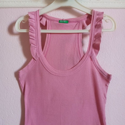 Benetton women's pink top small like new