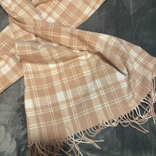 Scarf made of very soft wool fabric like new, white and beige