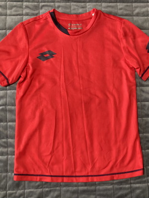 Lotto kids T-shirt red, like new, sizes 116 cm and 122 cm