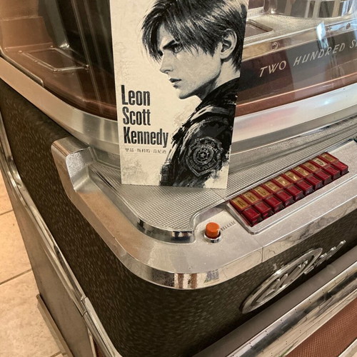 Resident Evil Leon S. Kennedy decorative item new, PLA material