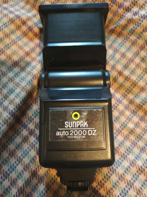 Sunpak Auto 2000DZ Flash for 35mm Camera new