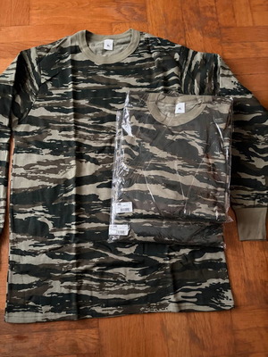 Military men's clothes like new, set with shirts and socks