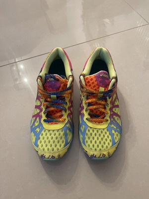 Asics Gel Noosa Tri 9 athletic shoes used, multicolor, size 39