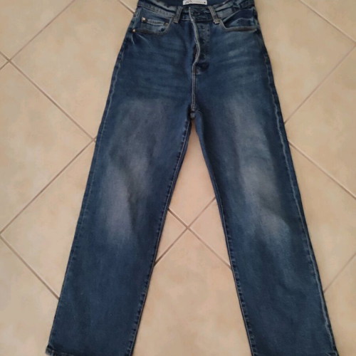 Zara jeans straight wide waist No 36 with buttons like new, blue