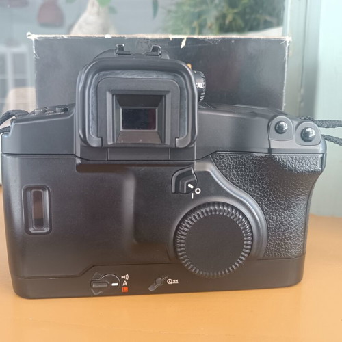 Canon EOS 3 35mm SLR camera like new