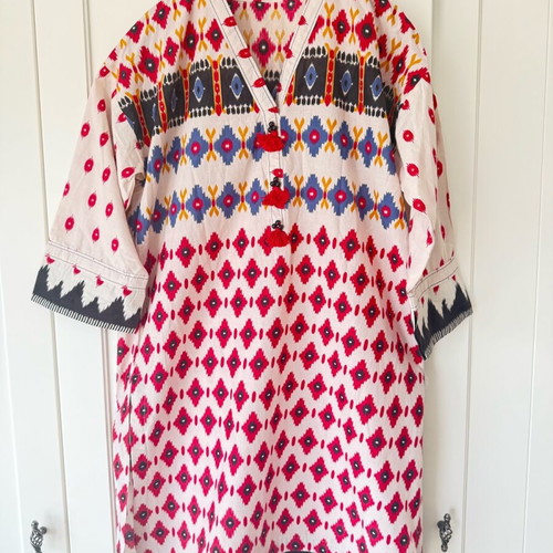 Boho kaftani new with striking colors and ikat patterns size M